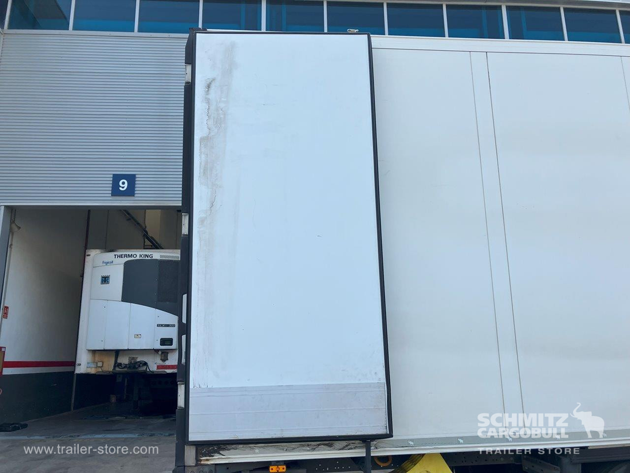 SCHMITZ Semiremolque Frigo Standard - Изотермичен полуремарке: снимка 3 SCHMITZ Semiremolque Frigo Standard - Изотермичен полуремарке: снимка 3