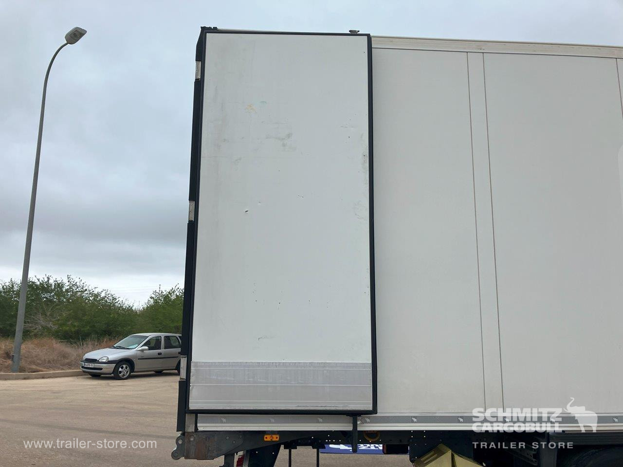 SCHMITZ Semiremolque Frigo Standard - Изотермичен полуремарке: снимка 4 SCHMITZ Semiremolque Frigo Standard - Изотермичен полуремарке: снимка 4