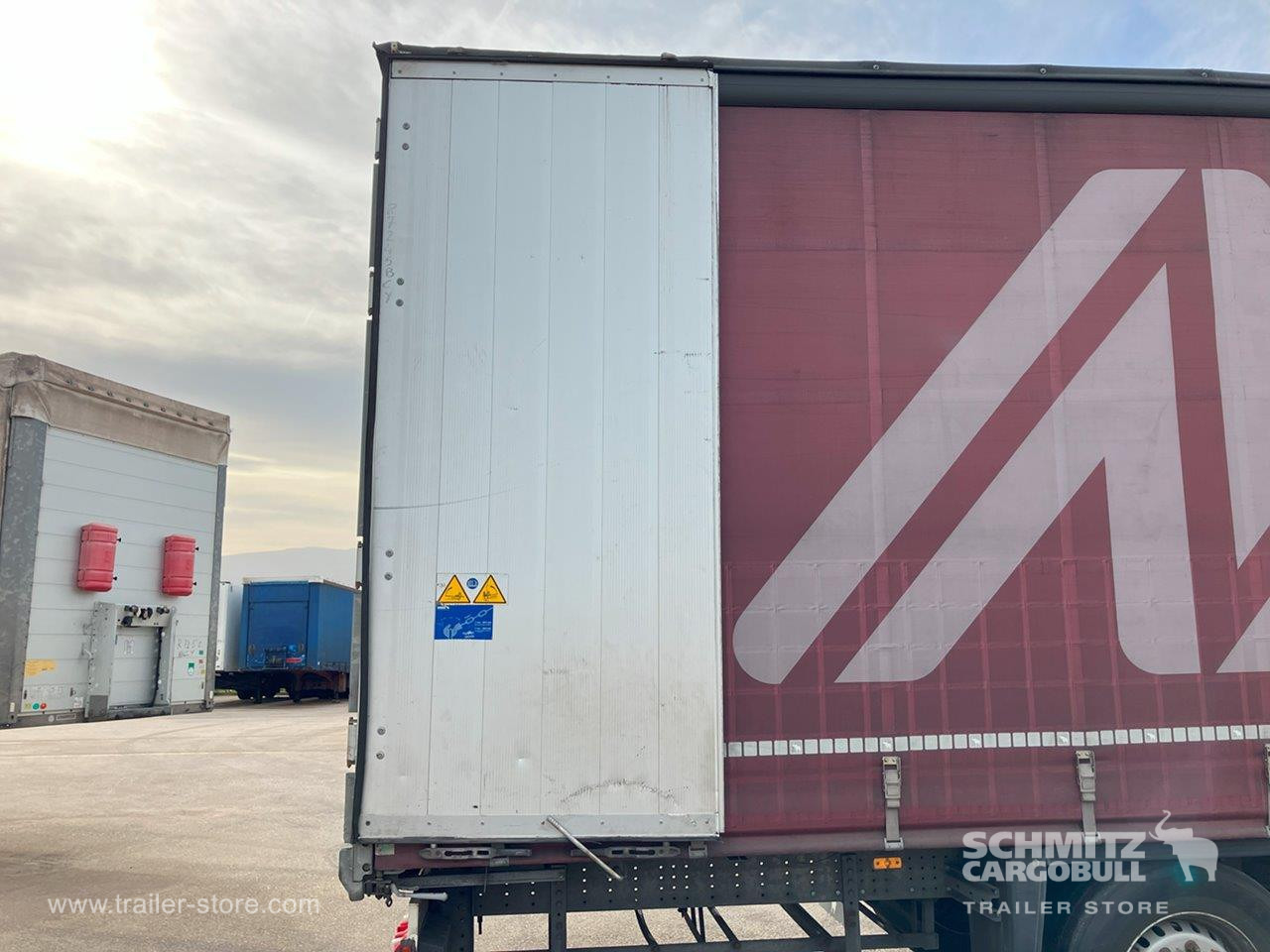 SCHMITZ Semiremolque Lona Standard - Брезентово полуремарке: снимка 3 SCHMITZ Semiremolque Lona Standard - Брезентово полуремарке: снимка 3