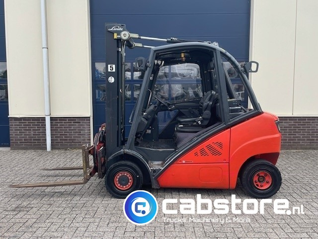 Linde H25D Forklift - Heftruck - Bouwjaar 2011 - Roterende vorkenklem - Freelift - Lifthoogte 480 cm - Дизелов мотокар: снимка 2 Linde H25D Forklift - Heftruck - Bouwjaar 2011 - Roterende vorkenklem - Freelift - Lifthoogte 480 cm - Дизелов мотокар: снимка 2