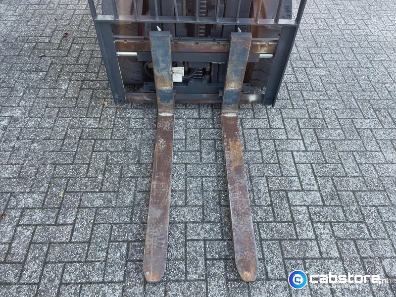 Linde H35D-02 Heftruck - Bouwjaar 2013 - Draaiuren 6892 - Diesel - Side Shift - Freelift - Doorrij hoogte 217 cm !! - Дизелов мотокар: снимка 5 Linde H35D-02 Heftruck - Bouwjaar 2013 - Draaiuren 6892 - Diesel - Side Shift - Freelift - Doorrij hoogte 217 cm !! - Дизелов мотокар: снимка 5