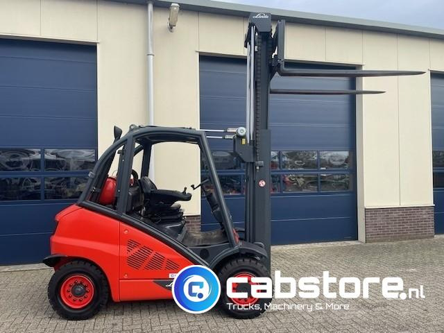 Linde H40T-02 EVO Forklift - LPG / Gas - 6 Cilinder - Bouwjaar 2013 - 4 Ton - Draaiuren 2527 - Very Good Condition ! - Мотокар: снимка 4 Linde H40T-02 EVO Forklift - LPG / Gas - 6 Cilinder - Bouwjaar 2013 - 4 Ton - Draaiuren 2527 - Very Good Condition ! - Мотокар: снимка 4