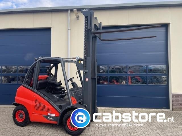 Linde H40T-02 EVO Forklift - LPG / Gas - 6 Cilinder - Bouwjaar 2013 - 4 Ton - Draaiuren 2527 - Very Good Condition ! - Мотокар: снимка 3 Linde H40T-02 EVO Forklift - LPG / Gas - 6 Cilinder - Bouwjaar 2013 - 4 Ton - Draaiuren 2527 - Very Good Condition ! - Мотокар: снимка 3