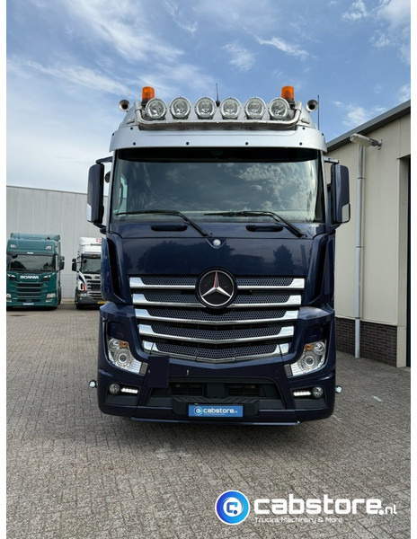 Mercedes-Benz ACTROS 3663 Euro 6 - 8x2 - RETARDER - Bouwjaar 09-2017 - 30 Ton's Container Kabelsysteem - Km 476.892 - Good condition - Камион с кабелна система: снимка 4 Mercedes-Benz ACTROS 3663 Euro 6 - 8x2 - RETARDER - Bouwjaar 09-2017 - 30 Ton's Container Kabelsysteem - Km 476.892 - Good condition - Камион с кабелна система: снимка 4