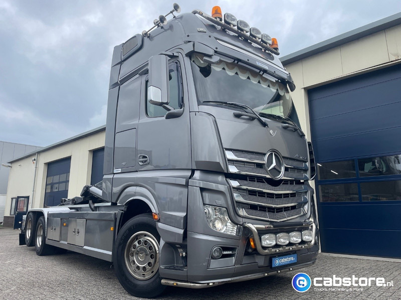Mercedes-Benz Actros 3363 6x2 Containersysteem - Euro 6 - Bouwjaar 2014 - VDL 21 Ton Haakarmsysteem - 630 Pk Euro 6 - NL Truck - Мултилифт с кука камион: снимка 1 Mercedes-Benz Actros 3363 6x2 Containersysteem - Euro 6 - Bouwjaar 2014 - VDL 21 Ton Haakarmsysteem - 630 Pk Euro 6 - NL Truck - Мултилифт с кука камион: снимка 1