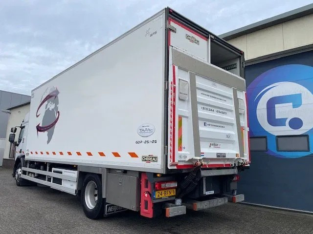 Renault D-19 Wide 4x2 Koelwagen D-19 Wide 4x2 Euro 6 Koelwagen - Kuhlkoffer - Frigo -Thermobox - Year 2015 - CHEREAU BOX - CARRIER Supra 850U - Рефрижератор камион: снимка 3 Renault D-19 Wide 4x2 Koelwagen D-19 Wide 4x2 Euro 6 Koelwagen - Kuhlkoffer - Frigo -Thermobox - Year 2015 - CHEREAU BOX - CARRIER Supra 850U - Рефрижератор камион: снимка 3