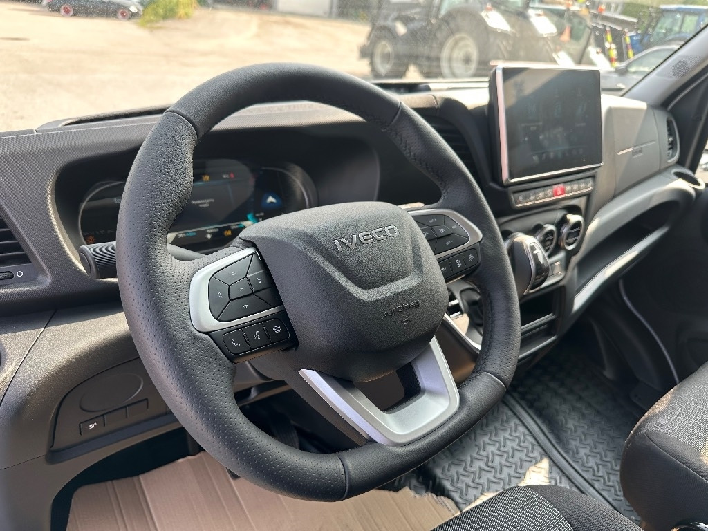 Нови Товарен бус Iveco Daily 35S18A8 12m3: снимка 13