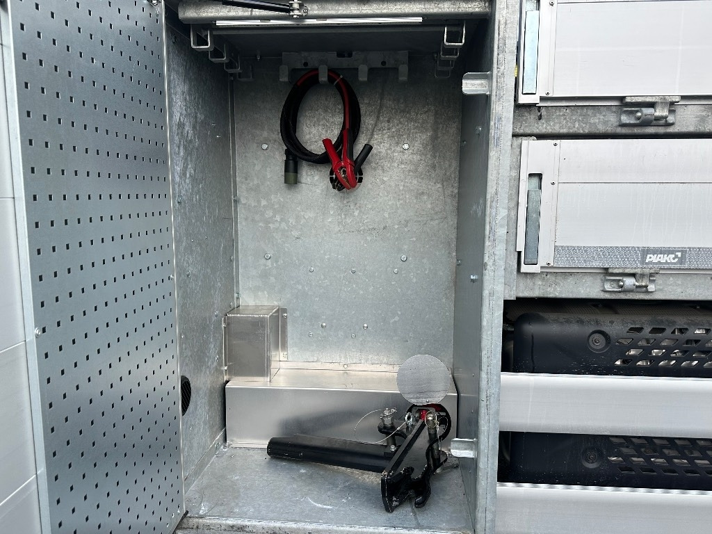 Нови Камион с кран Iveco Eurocargo ML150E28 4x4 sähkölaitos varustein: снимка 17 Нови Камион с кран Iveco Eurocargo ML150E28 4x4 sähkölaitos varustein: снимка 17