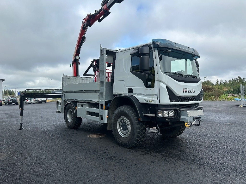 Iveco Eurocargo ML150E28 4x4 sähkölaitos varustein - Камион с кран: снимка 2 Iveco Eurocargo ML150E28 4x4 sähkölaitos varustein - Камион с кран: снимка 2