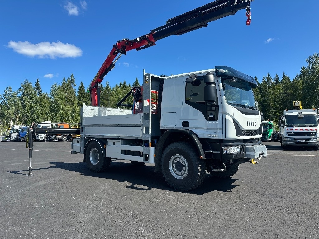 Iveco Eurocargo ML150E28 4x4 sähkölaitos varustein - Камион с кран: снимка 2 Iveco Eurocargo ML150E28 4x4 sähkölaitos varustein - Камион с кран: снимка 2