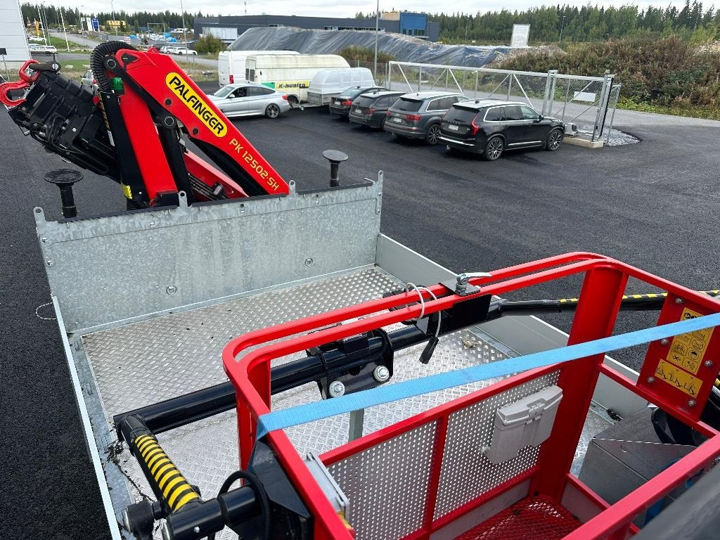 Нови Камион с кран Iveco Eurocargo ML150E28 4x4 sähkölaitos varustein: снимка 21 Нови Камион с кран Iveco Eurocargo ML150E28 4x4 sähkölaitos varustein: снимка 21