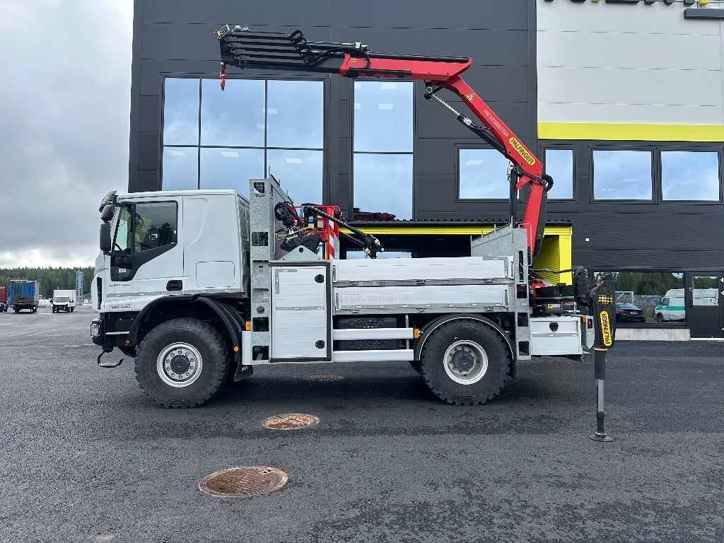 Нови Камион с кран Iveco Eurocargo ML150E28 4x4 sähkölaitos varustein: снимка 6 Нови Камион с кран Iveco Eurocargo ML150E28 4x4 sähkölaitos varustein: снимка 6