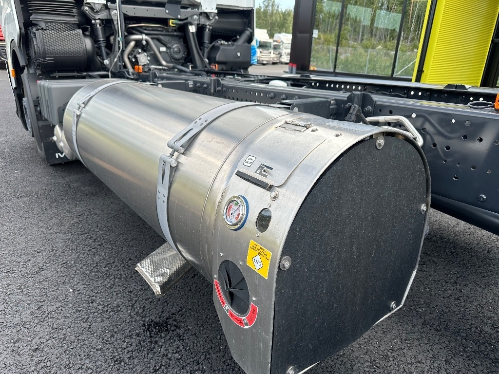 Нови Шаси кабина Iveco S-Way AS26S50 NP 2xLNG 6x2*4: снимка 7