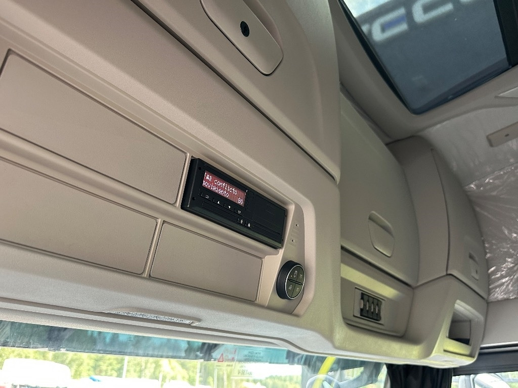 Нови Шаси кабина Iveco S-Way AS26S50 NP 2xLNG 6x2*4: снимка 15