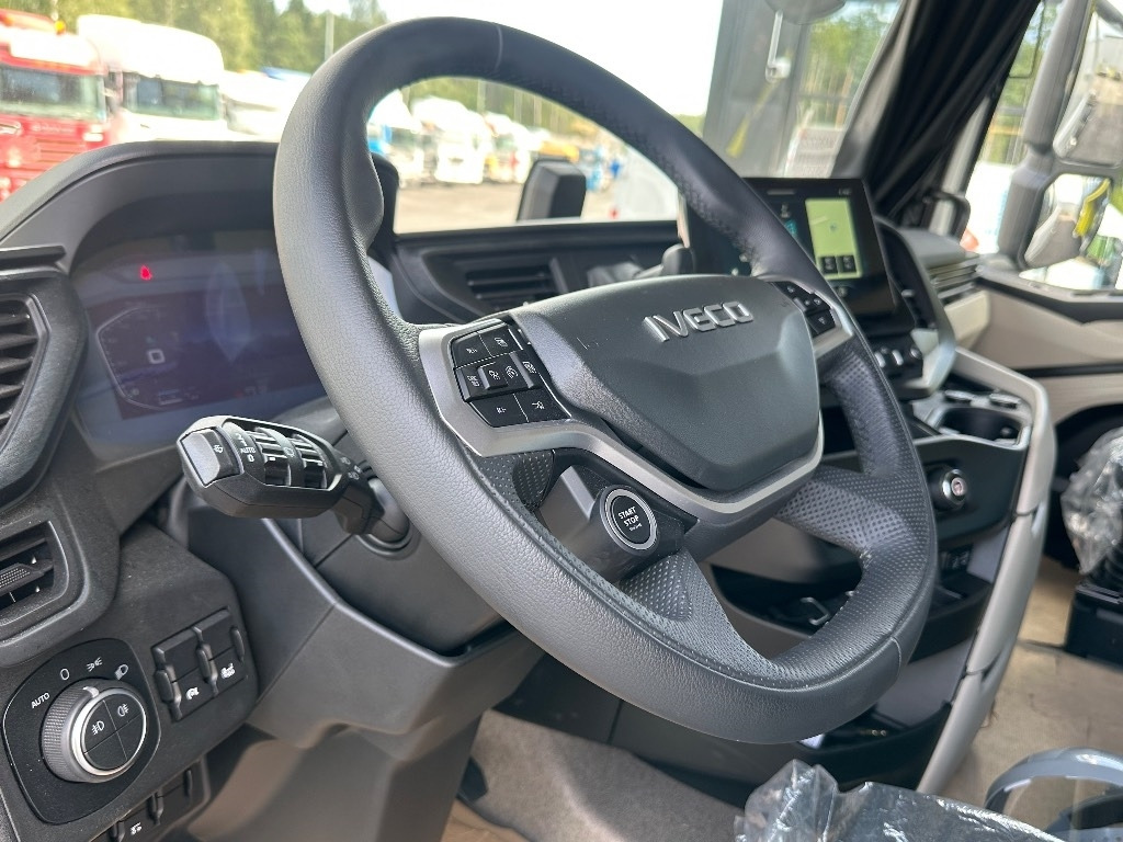 Нови Шаси кабина Iveco S-Way AS26S50 NP 2xLNG 6x2*4: снимка 12