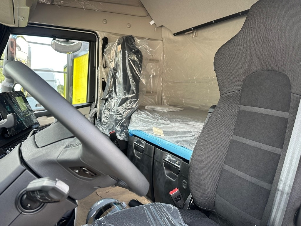 Нови Шаси кабина Iveco S-Way AS26S50 NP 2xLNG 6x2*4: снимка 11