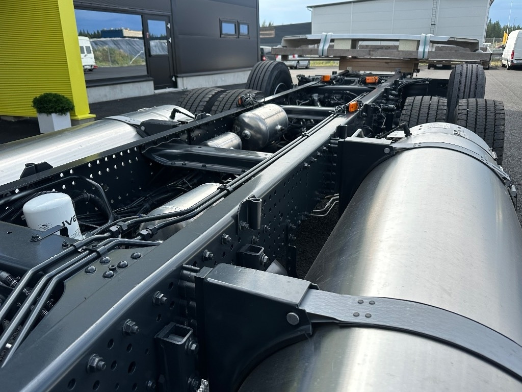 Нови Шаси кабина Iveco S-Way AS26S50 NP 2xLNG 6x2*4: снимка 10