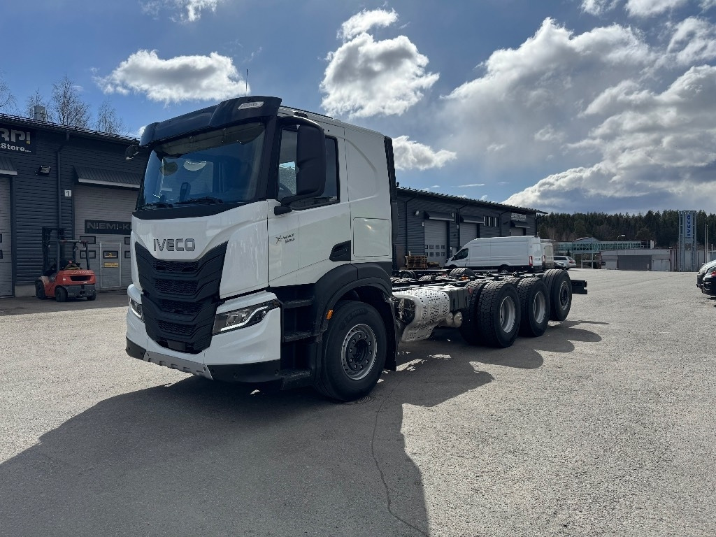 Iveco X-Way AT350X54 8x4 UUTTA MALLIA - Шаси кабина: снимка 1 Iveco X-Way AT350X54 8x4 UUTTA MALLIA - Шаси кабина: снимка 1