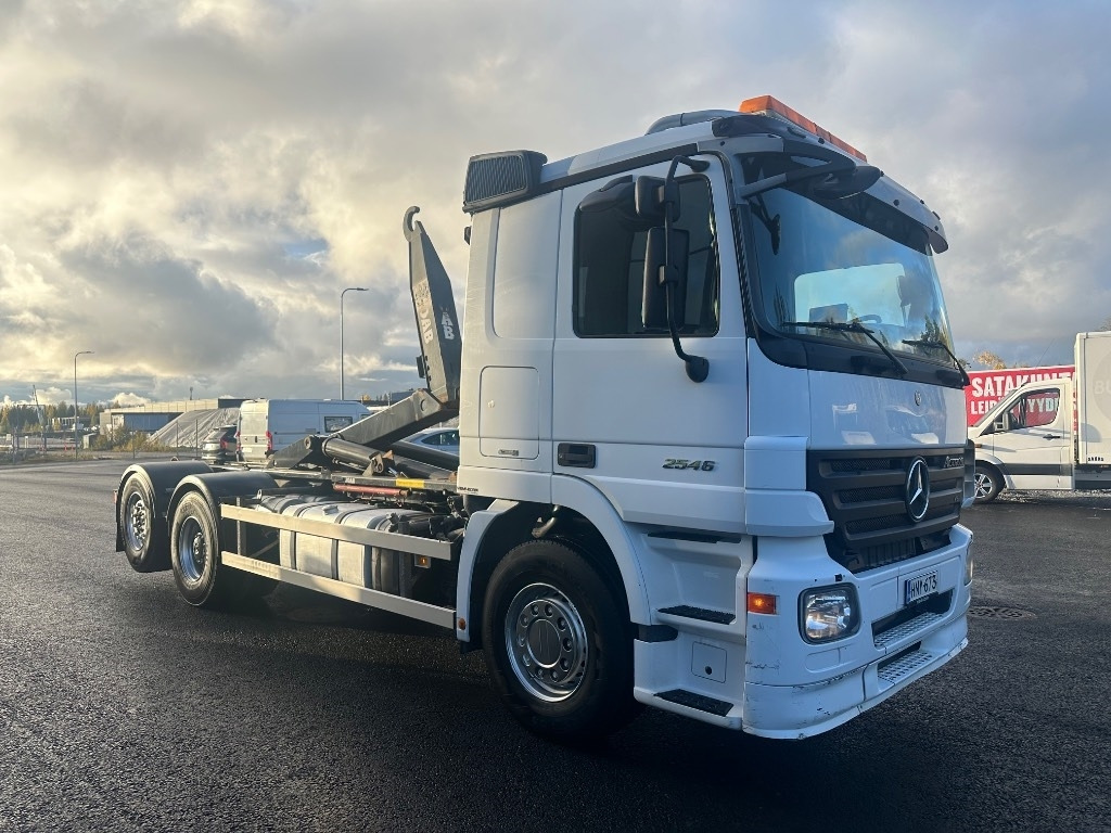 Mercedes-Benz Actros 2545 L 6x2 - Мултилифт с кука камион: снимка 3 Mercedes-Benz Actros 2545 L 6x2 - Мултилифт с кука камион: снимка 3