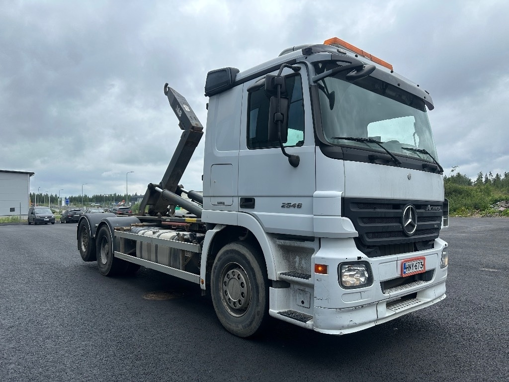 Mercedes-Benz Actros 2545 L 6x2 - Мултилифт с кука камион: снимка 2 Mercedes-Benz Actros 2545 L 6x2 - Мултилифт с кука камион: снимка 2