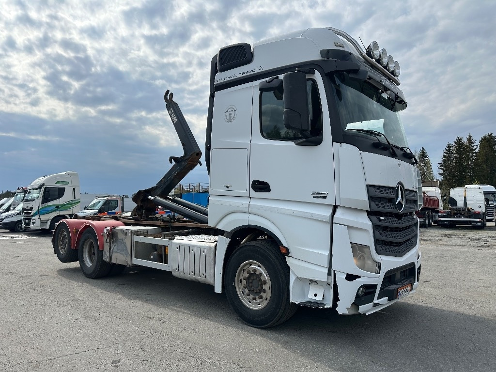 Mercedes-Benz Actros 2551 6x2*4 - Мултилифт с кука камион: снимка 3 Mercedes-Benz Actros 2551 6x2*4 - Мултилифт с кука камион: снимка 3