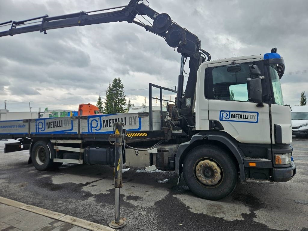 Scania P 94 DB 220 Hiab 135-4 lisähydrauliikalla - Камион с кран: снимка 3 Scania P 94 DB 220 Hiab 135-4 lisähydrauliikalla - Камион с кран: снимка 3