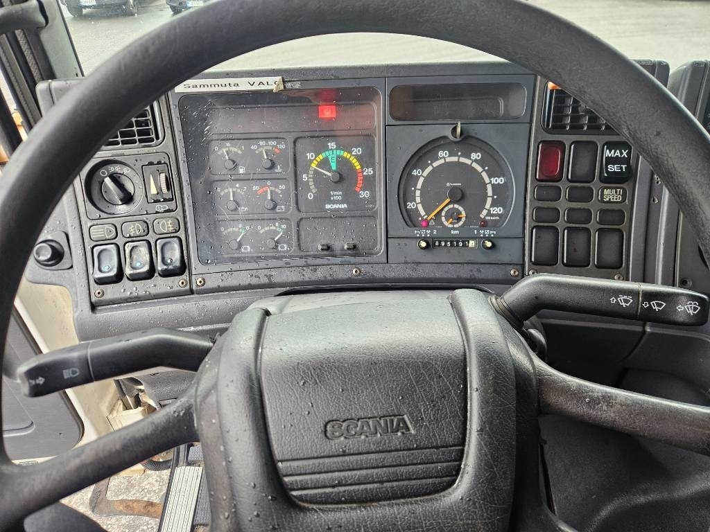 Камион с кран Scania P 94 DB 220 Hiab 135-4 lisähydrauliikalla: снимка 16