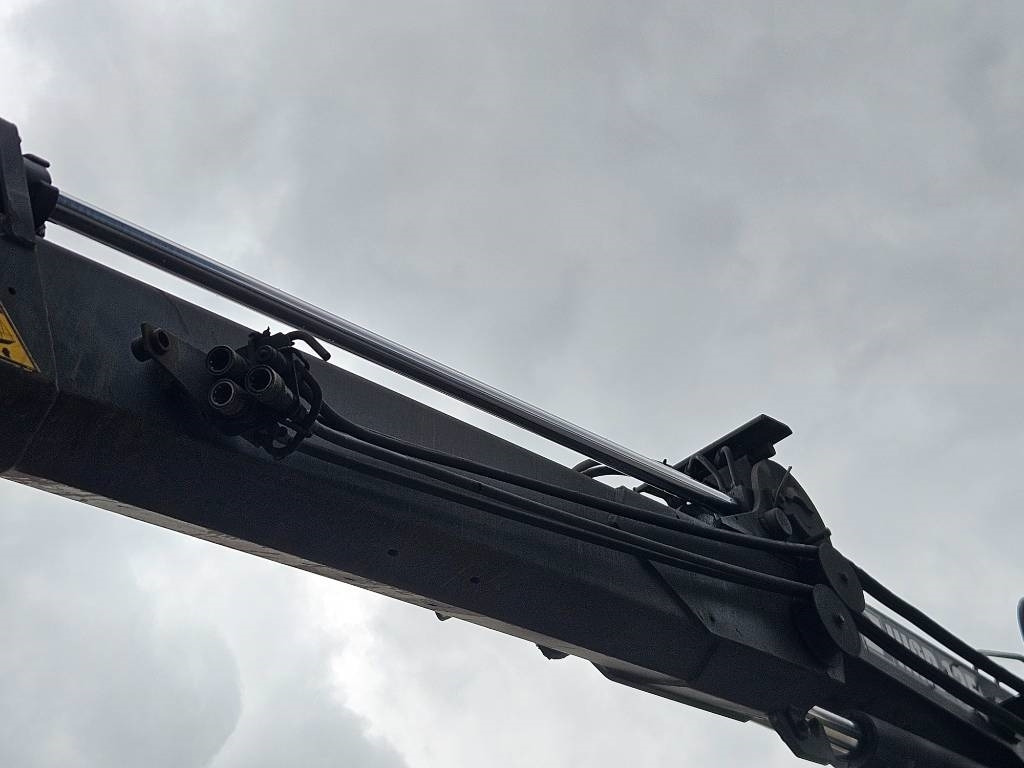 Камион с кран Scania P 94 DB 220 Hiab 135-4 lisähydrauliikalla: снимка 9