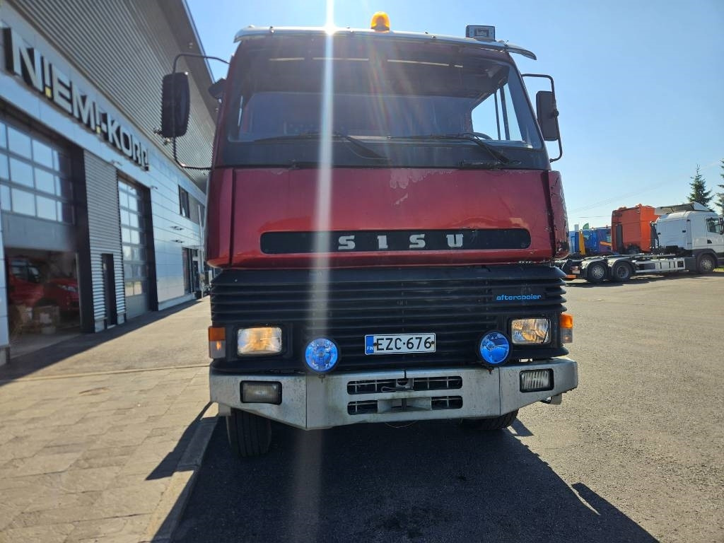 Sisu SM300 8X2 - Камион за дърва: снимка 2 Sisu SM300 8X2 - Камион за дърва: снимка 2