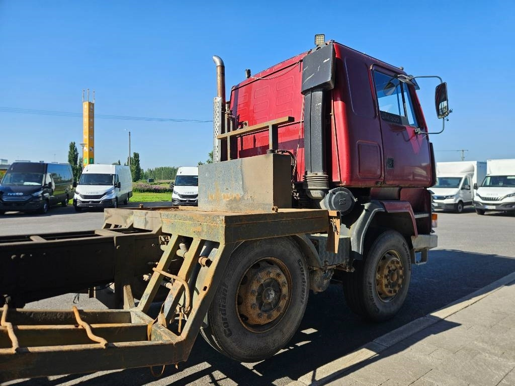 Sisu SM300 8X2 - Камион за дърва: снимка 4 Sisu SM300 8X2 - Камион за дърва: снимка 4