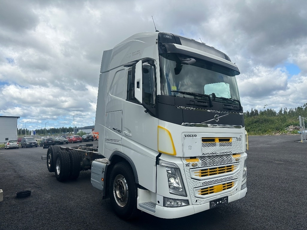 Volvo FH13 540 6x2*4 - Шаси кабина: снимка 2 Volvo FH13 540 6x2*4 - Шаси кабина: снимка 2