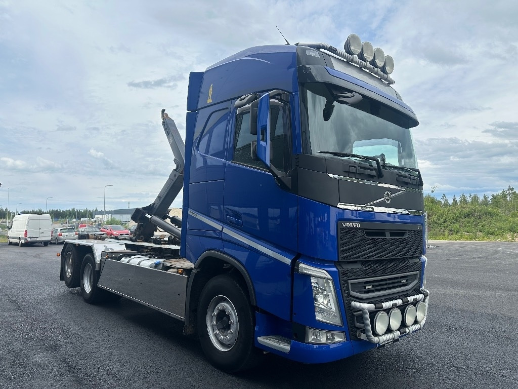 Volvo FH13 540 6x2 Manuaali - Мултилифт с кука камион: снимка 2 Volvo FH13 540 6x2 Manuaali - Мултилифт с кука камион: снимка 2