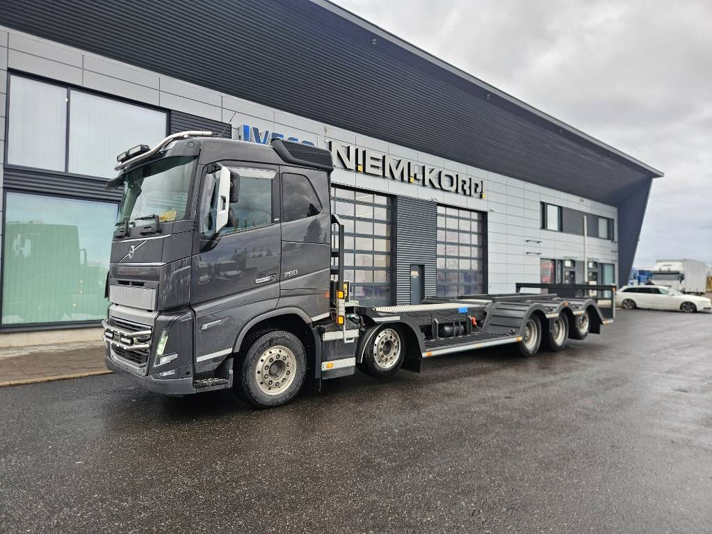 Volvo FH16 750 10x4 uudella metsäkoneritilällä  - Камион за дърва: снимка 1 Volvo FH16 750 10x4 uudella metsäkoneritilällä  - Камион за дърва: снимка 1