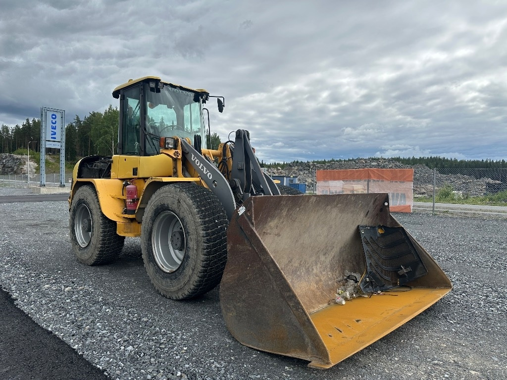Volvo L45B 4X4 /245 - Колесен товарач: снимка 2 Volvo L45B 4X4 /245 - Колесен товарач: снимка 2