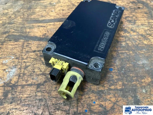 Scania Battery charger – Scania 2755254 - Електрическа система за Камион: снимка 2 Scania Battery charger – Scania 2755254 - Електрическа система за Камион: снимка 2