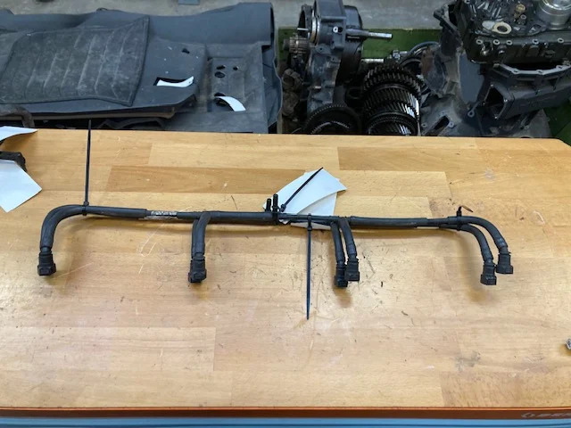 Scania Bleed pipe – Scania 2218435 - Двигател и части за Камион: снимка 1 Scania Bleed pipe – Scania 2218435 - Двигател и части за Камион: снимка 1