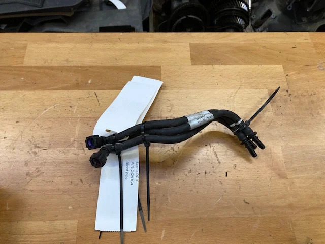 Scania Bleed pipe – Scania 2429304 - Двигател и части за Камион: снимка 1 Scania Bleed pipe – Scania 2429304 - Двигател и части за Камион: снимка 1