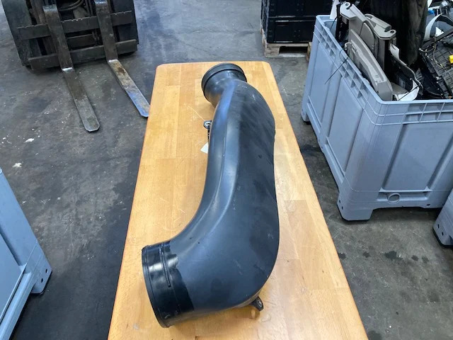 Scania Intake pipe – Scania 2354972 - Двигател и части за Камион: снимка 1 Scania Intake pipe – Scania 2354972 - Двигател и части за Камион: снимка 1