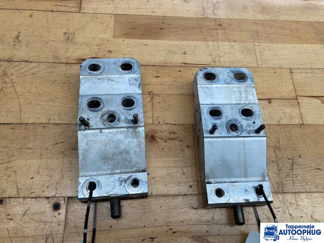 Scania førerhus alu tårne Scania 2553512 - Кабина и интериор за Камион: снимка 1 Scania førerhus alu tårne Scania 2553512 - Кабина и интериор за Камион: снимка 1