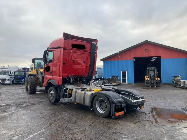 Mercedes Actros 1851 - Влекач: снимка 4 Mercedes Actros 1851 - Влекач: снимка 4