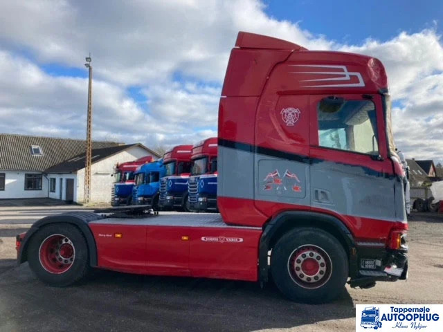 Scania R450 4X2 speciel interior - Влекач: снимка 3 Scania R450 4X2 speciel interior - Влекач: снимка 3