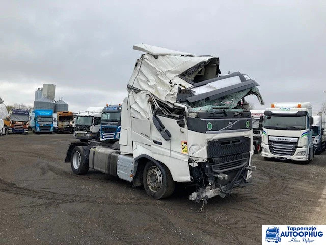 Volvo FH460 4X2 Skadet - Влекач: снимка 2 Volvo FH460 4X2 Skadet - Влекач: снимка 2