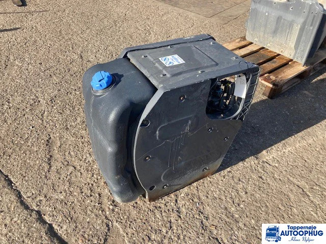 Volvo Adblue tank 21645367 – 23251720 - Резервоар за AdBlue за Камион: снимка 5 Volvo Adblue tank 21645367 – 23251720 - Резервоар за AdBlue за Камион: снимка 5
