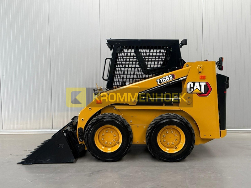 Caterpillar 216 B3 - Мини челен товарач: снимка 1 Caterpillar 216 B3 - Мини челен товарач: снимка 1