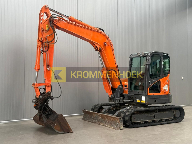 Doosan DX 85R-3 - Мини багер: снимка 2 Doosan DX 85R-3 - Мини багер: снимка 2