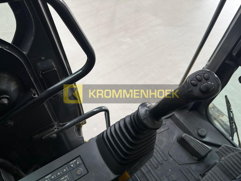 Верижен багер Komatsu PC 138 US-11 Rototilt: снимка 19