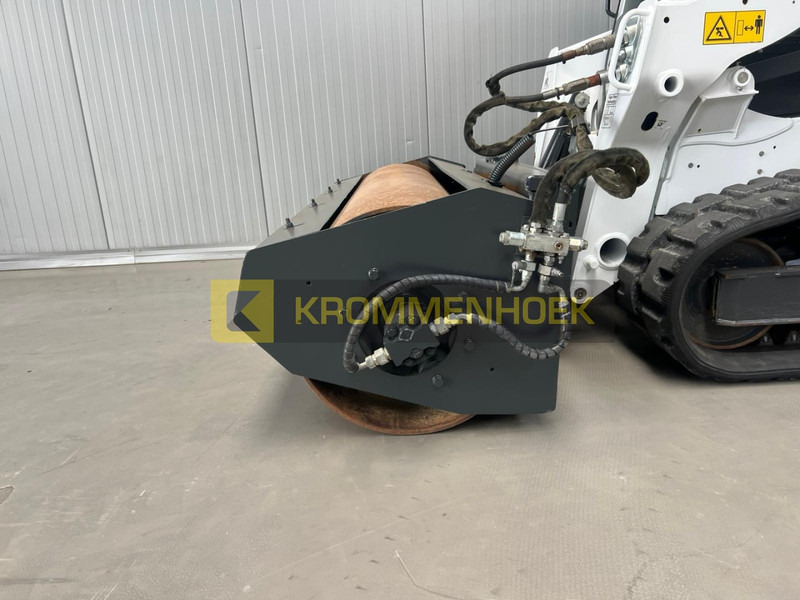 Bobcat Vibratory roller 213 cm wals - Прикачен инвентар за Товарач: снимка 2 Bobcat Vibratory roller 213 cm wals - Прикачен инвентар за Товарач: снимка 2