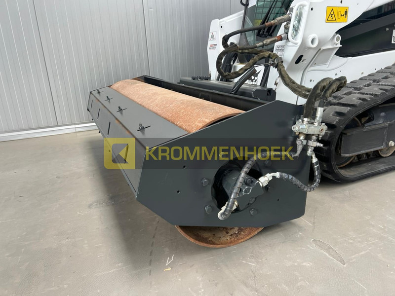 Bobcat Vibratory roller 213 cm wals - Прикачен инвентар за Товарач: снимка 1 Bobcat Vibratory roller 213 cm wals - Прикачен инвентар за Товарач: снимка 1