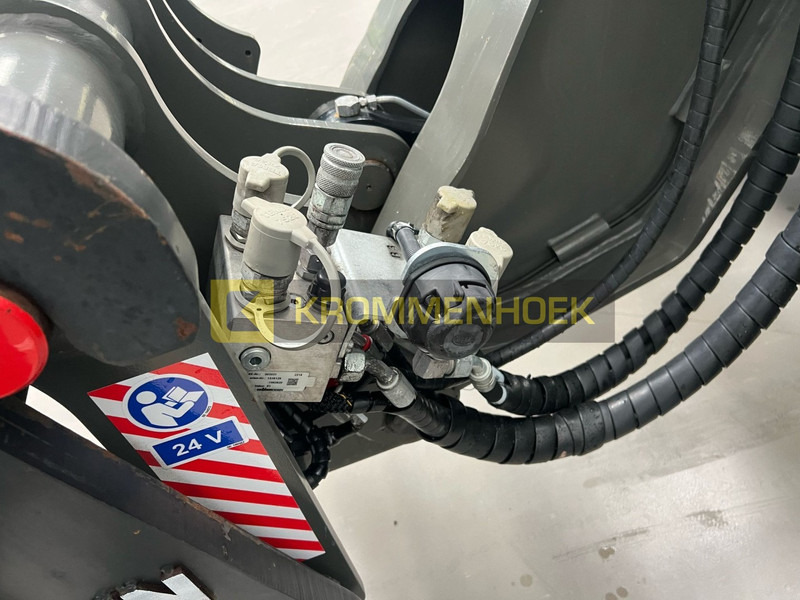 Телескопичен товарач Sennebogen 340 G: снимка 12