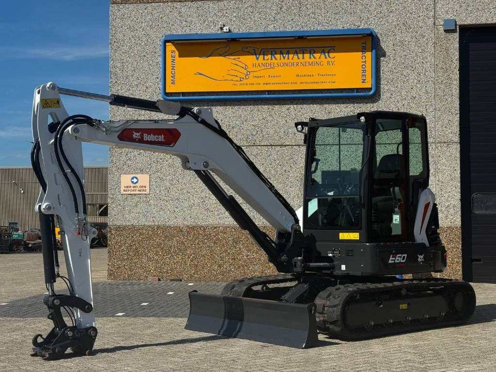 Bobcat E60 R2, 2024, 54 hours!! - Верижен багер: снимка 1 Bobcat E60 R2, 2024, 54 hours!! - Верижен багер: снимка 1